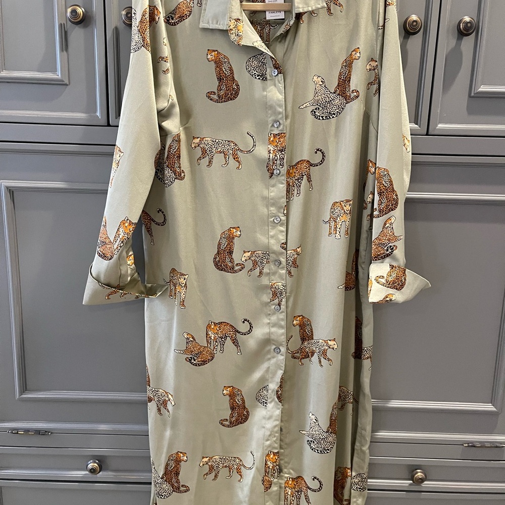 She + Sky Safari Animal shirt dress khaki green size L NWT